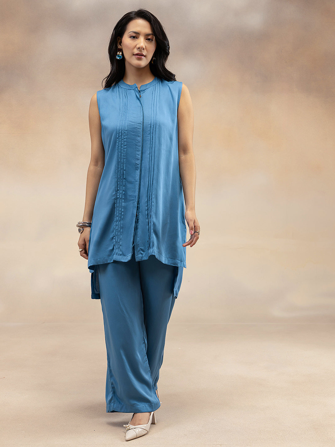 Blue Solid Sleeveless Kurta
