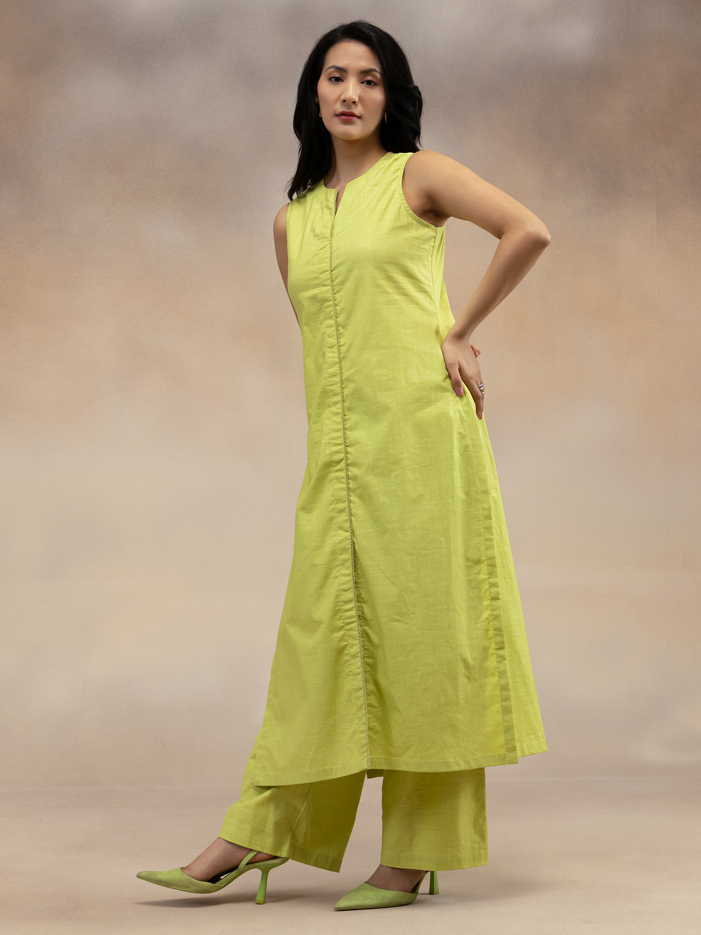 Women Pear Green Cotton Slub Straight Kurta Set