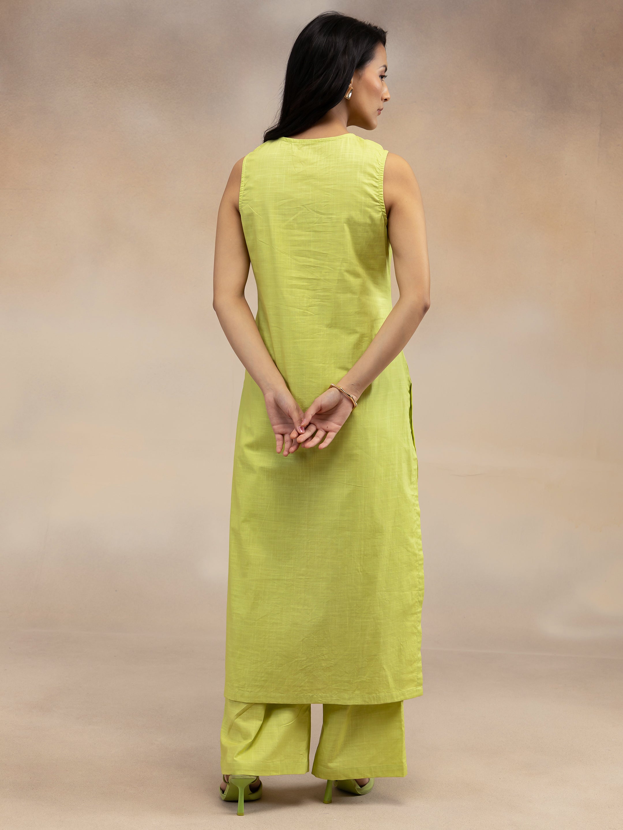 Women Pear Green Cotton Slub Straight Kurta Set