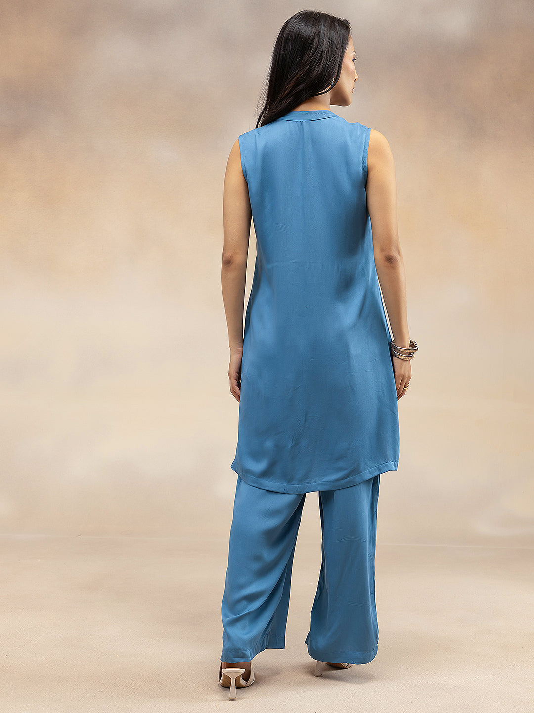 Blue Solid Sleeveless Kurta