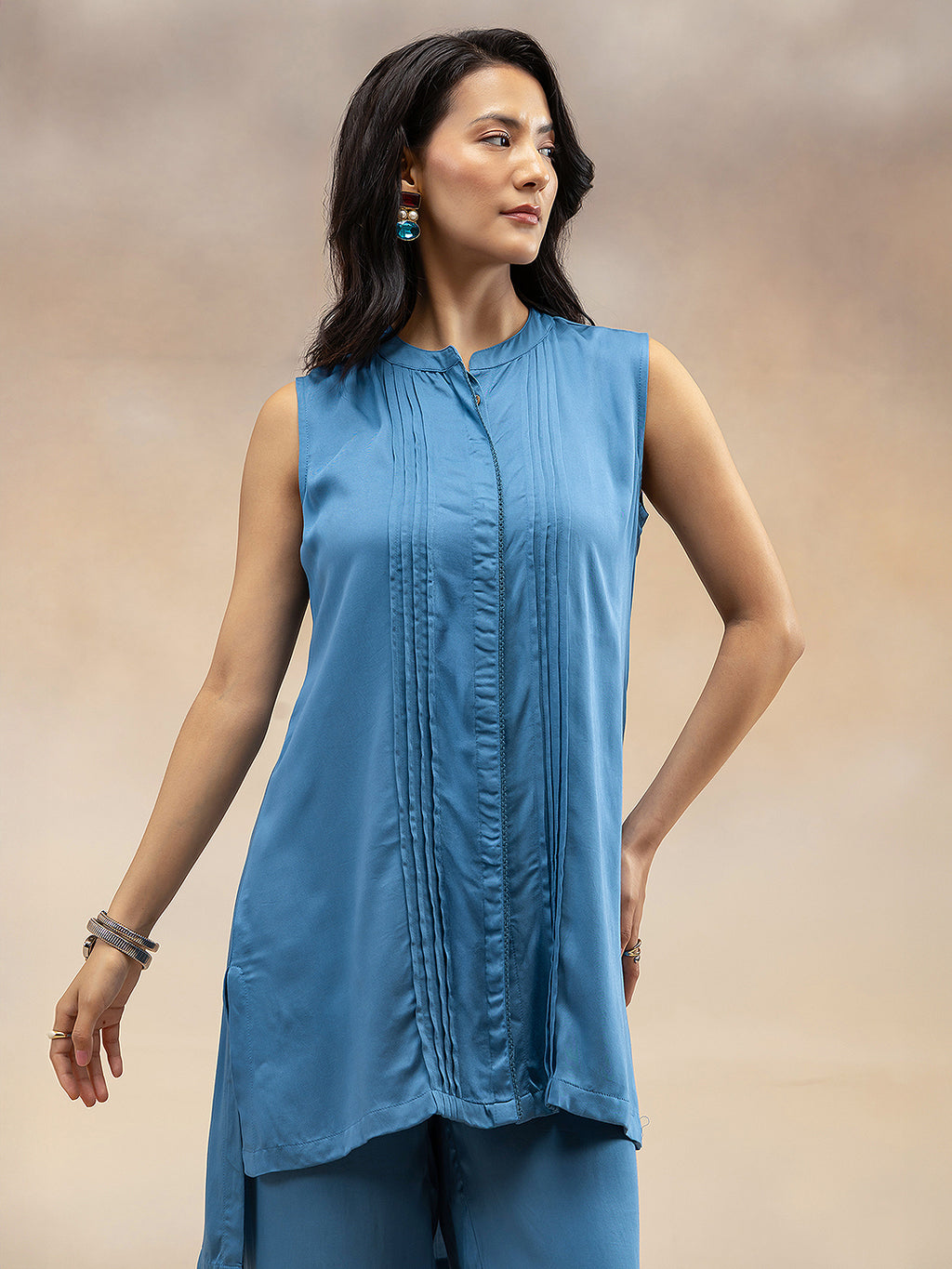 Blue Solid Sleeveless Kurta