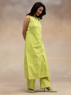 Women Pear Green Cotton Slub Straight Kurta Set
