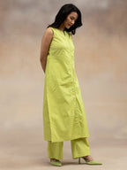 Women Pear Green Cotton Slub Straight Kurta