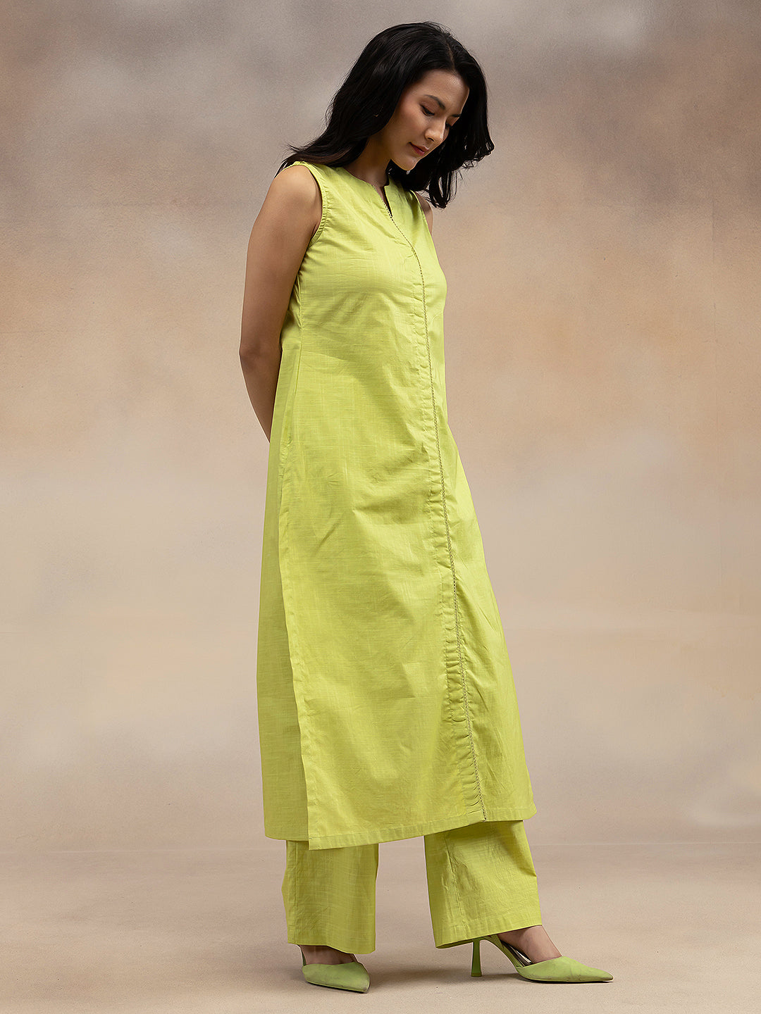 Women Pear Green Cotton Slub Straight Kurta