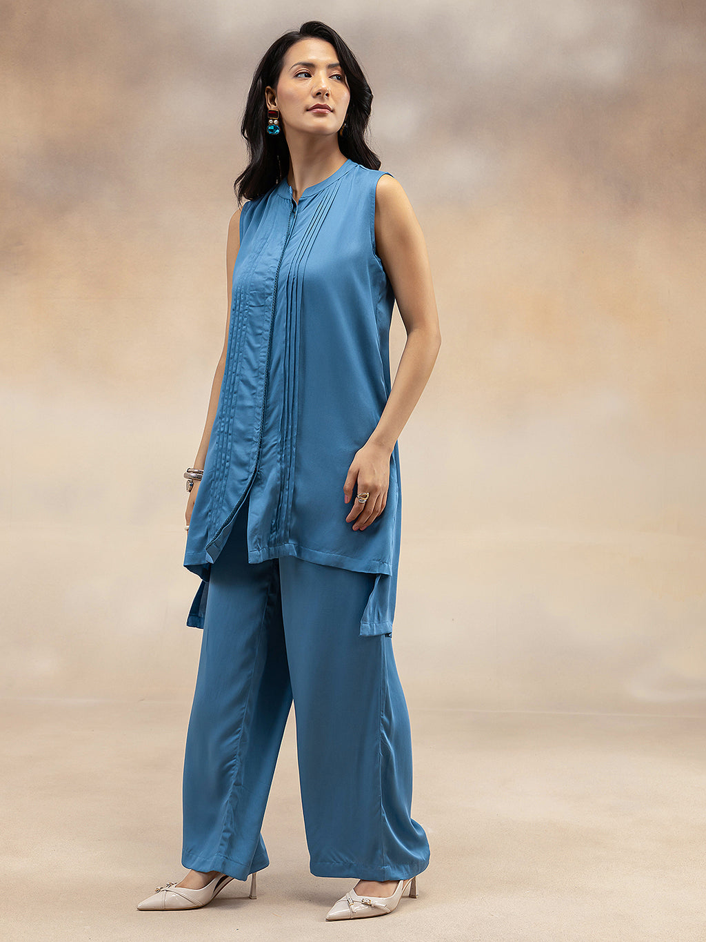 Blue Solid Sleeveless Kurta